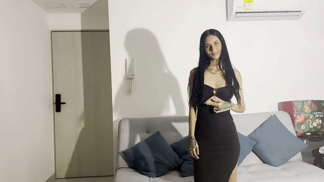 Güzel Latin Kız İlk Porno Deneyimi